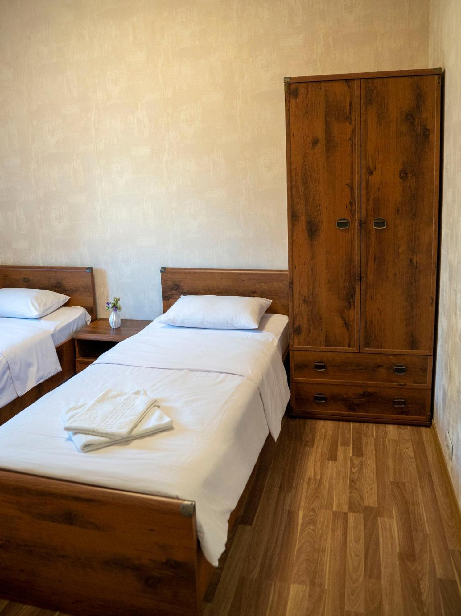 Guest House Kiev Forest Екстер'єр фото