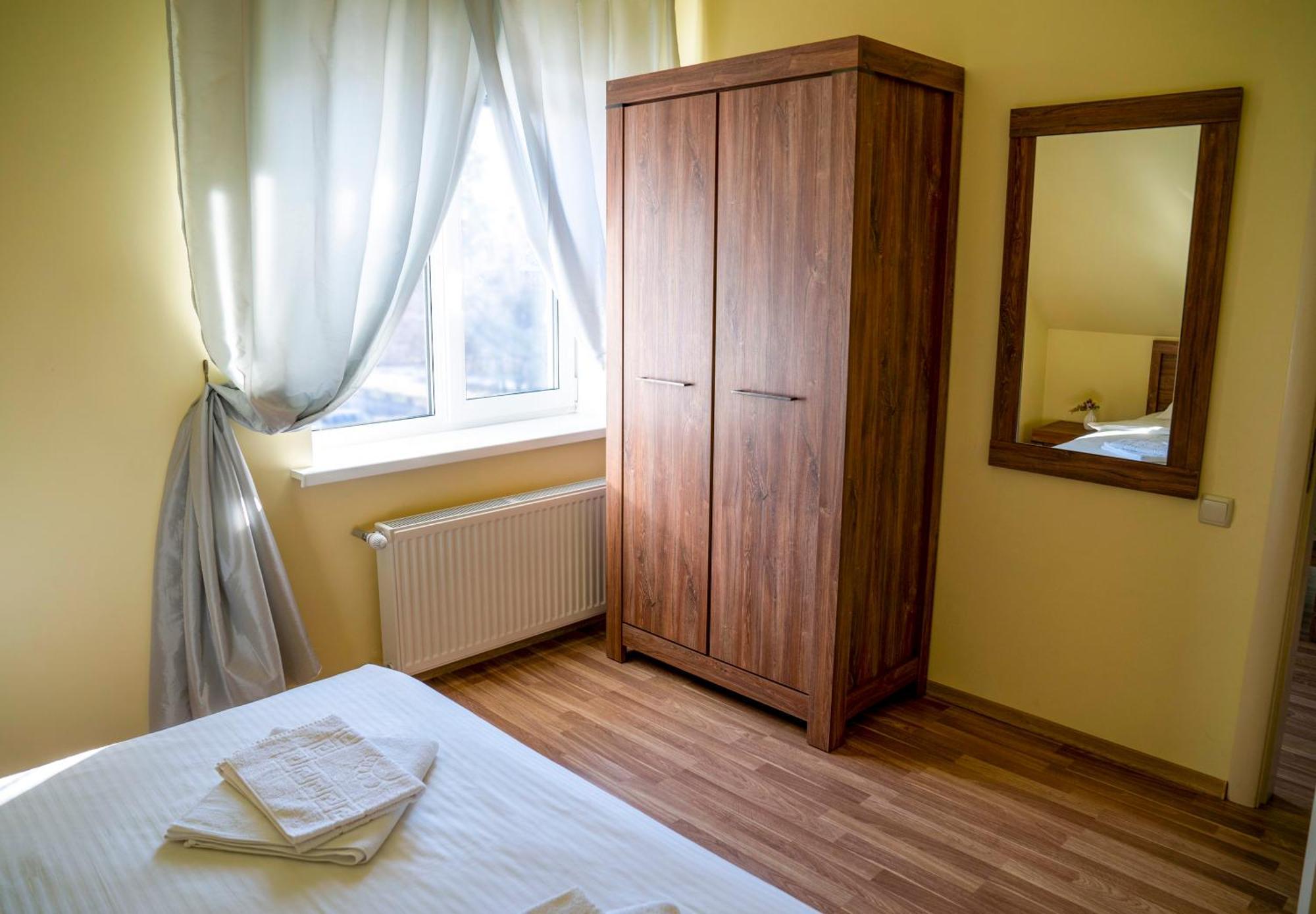 Guest House Kiev Forest Екстер'єр фото
