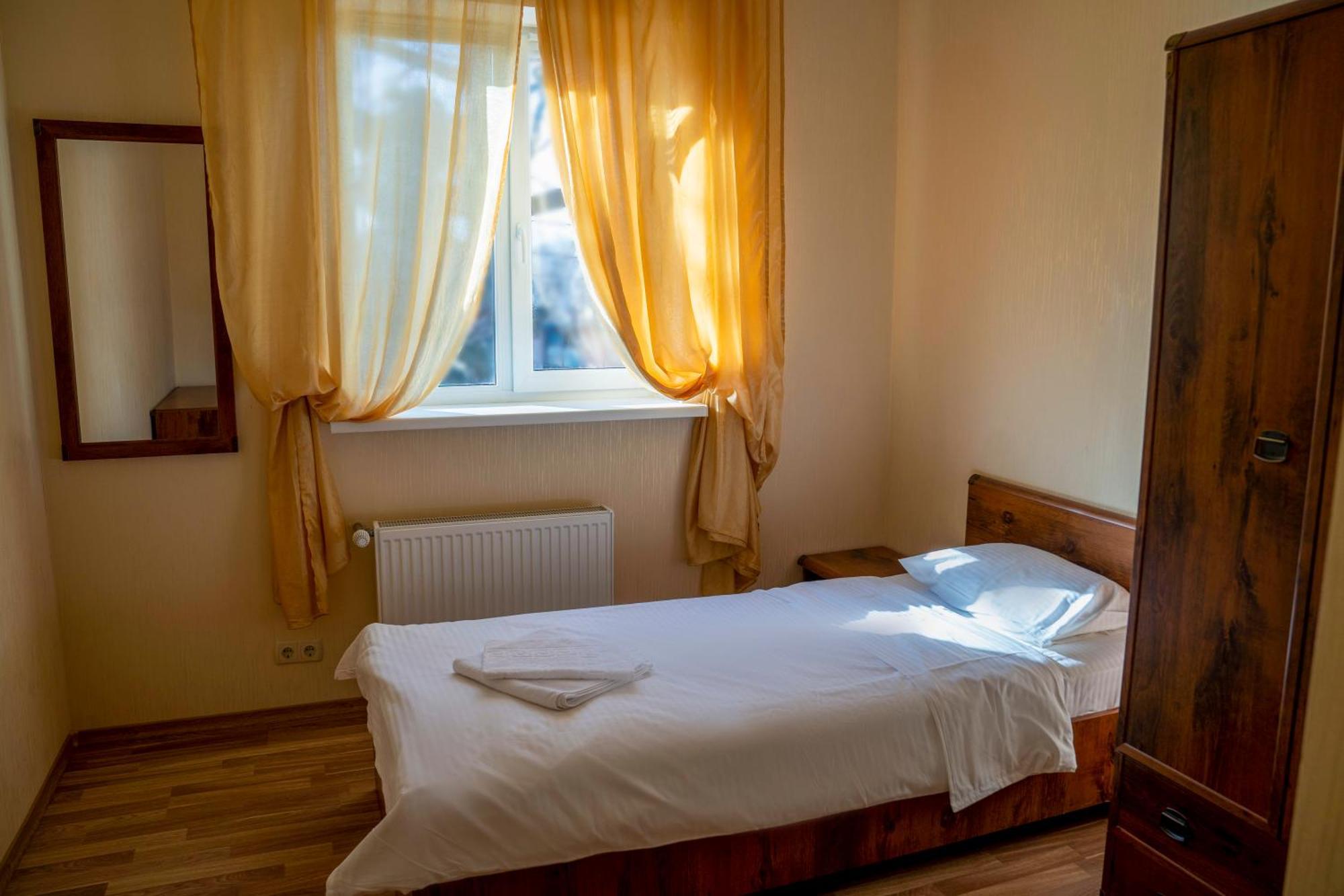 Guest House Kiev Forest Екстер'єр фото